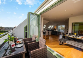 The Penthouse At Point View